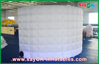 Photo Booth Kecil 3m Lx2m H White LED Inflatable Wall 210D Oxford Cloth Dengan Cahaya Dan Blower