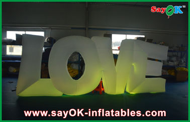 Romantis Pencahayaan Inflatable Tahap Komersial Melibatkan Partai