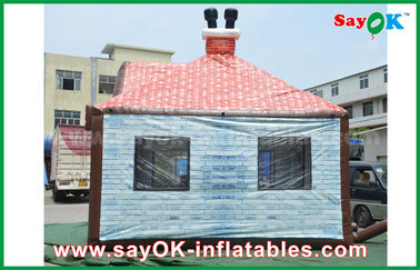 Disesuaikan 5 x 4m PVC Raksasa Inflatable House Bar plub Dengan Window / Chimney