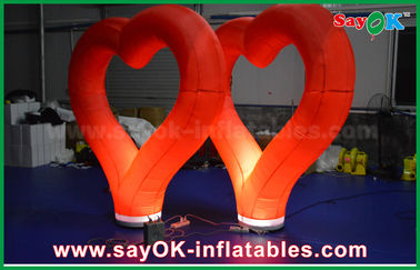 Pernikahan Luar Ruangan Inflatable Dekorasi Merah Nylon Inflatable Heart Dengan Lampu LED
