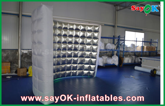 Pesta Dinding LED Emas / Perak Pernikahan Dinding Tiup Putih Oxford Cloth Inflatable Photo Booth