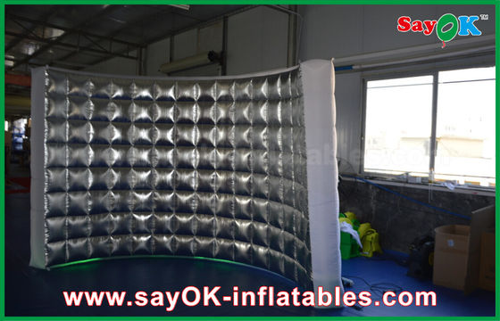 Pesta Dinding LED Emas / Perak Pernikahan Dinding Tiup Putih Oxford Cloth Inflatable Photo Booth