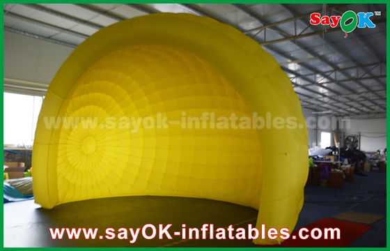 Tenda Luar Ruangan Inflatable Helm Kuning Tenda Udara Inflatable Tenda Igloo Inflatable Dome Untuk Acara / Pesta