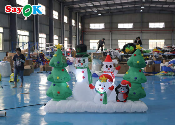 Lampu luar besar Snowman Santa Ledakkan Pohon Natal Inflatables Dekorasi halaman