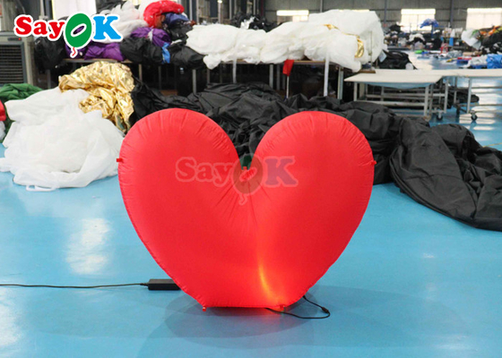 Giant Inflatable Heart Cahaya Merah Usulan Pernikahan Scene untuk Acara yang luar biasa