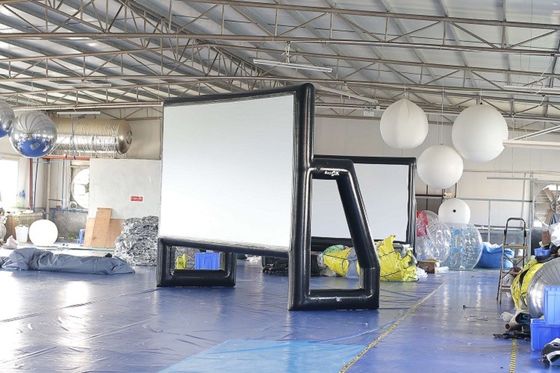 Meledakkan Layar Proyektor Layar Bioskop Tiup Terpal PVC Kedap Udara