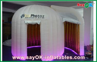 Penyewaan Booth Foto Pernikahan 4 X 3 X 2.5m Booth Foto Tiup Emas Di Dalam Putih Di Luar Tahan Air