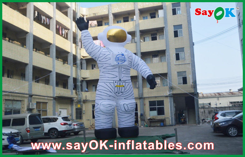 Karakter Iklan Inflatable 4m Kain Oxford Outdoor Holiday Inflatables White Spaceman Untuk Iklan