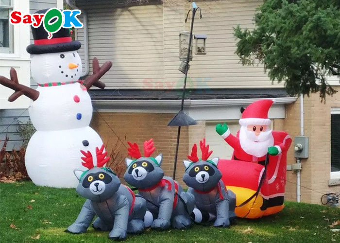 Raksasa Natal Inflatable Xmas Dekorasi Tiga Rakun Menarik Santa Claus Untuk Memberikan Hadiah