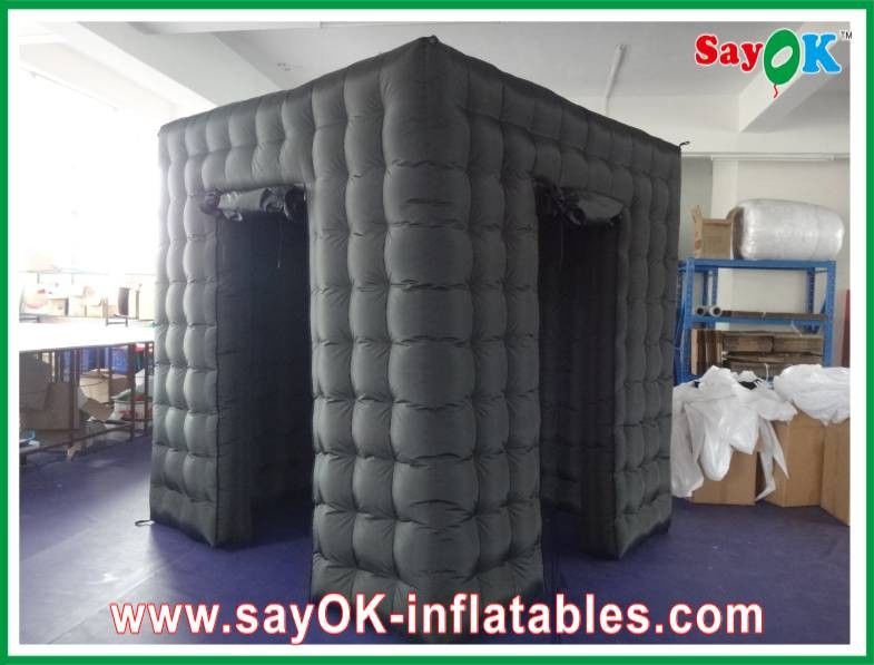 Photo Booth Wedding Props Serbaguna Hitam Inflatable Photo Booth Dengan Dua Pintu Kain Tahan Api