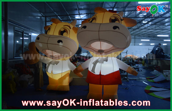 Model Inflatable Custom Animal Oxford Cloth Inflatable Cartoon Sapi Sapi Dengan Pencahayaan LED