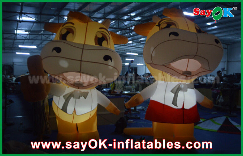 Model Inflatable Custom Animal Oxford Cloth Inflatable Cartoon Sapi Sapi Dengan Pencahayaan LED